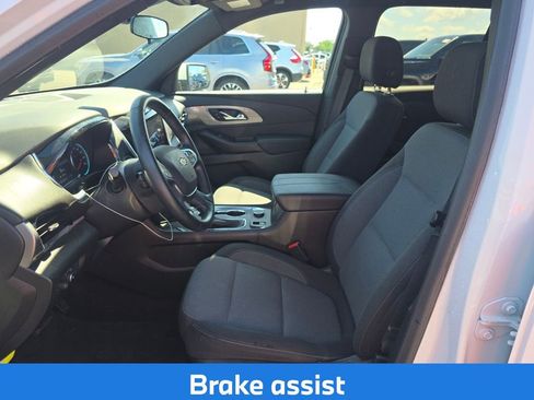 Used 2023 Chevrolet Traverse LT FWD image 8