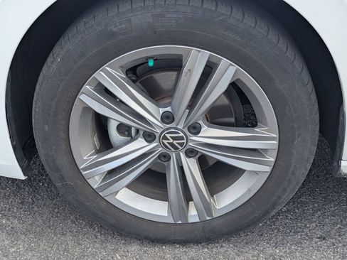 Used 2024 Volkswagen Jetta SE FWD image 13