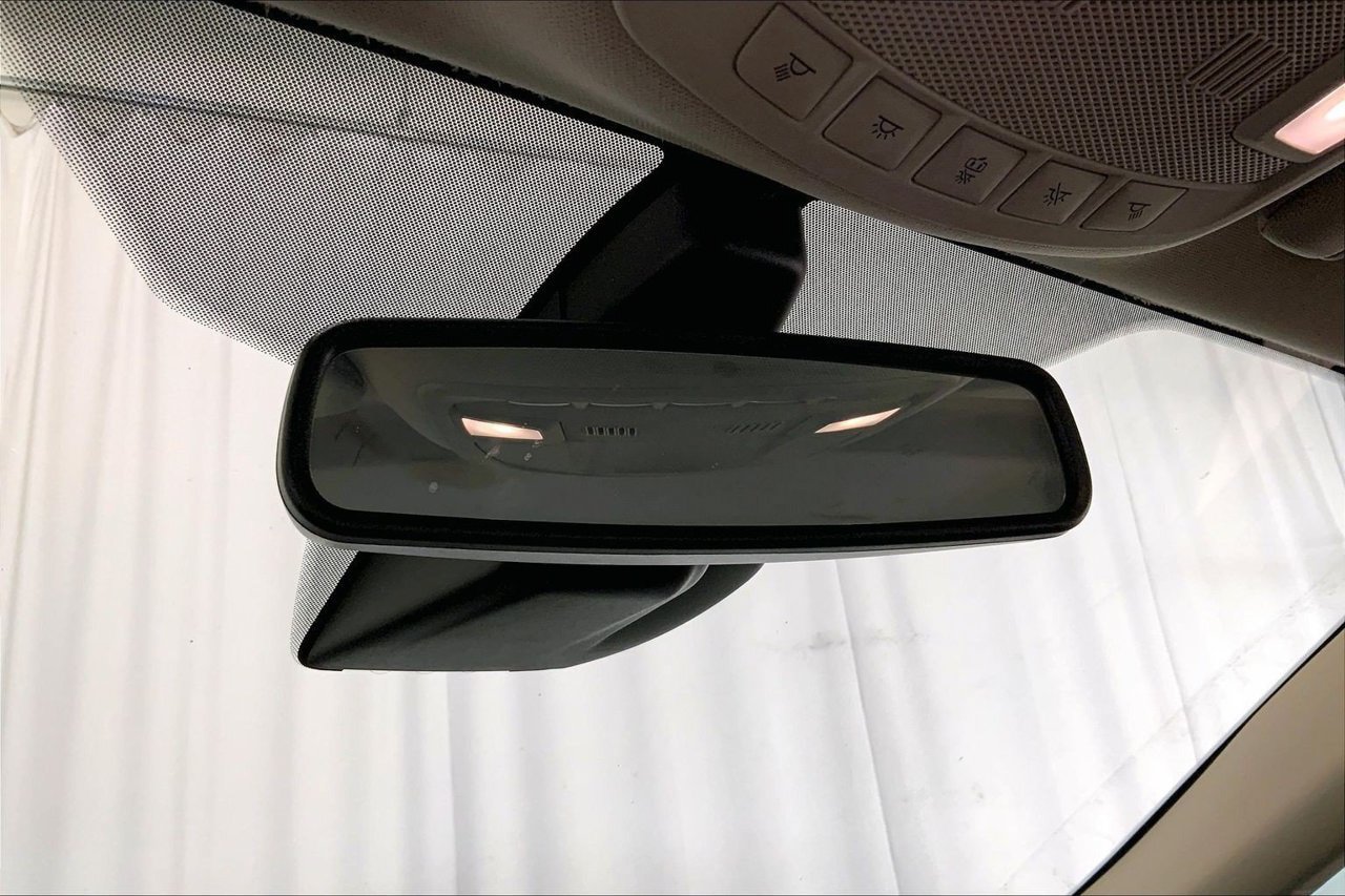 Used 2019 Ford Fusion SE FWD image 17
