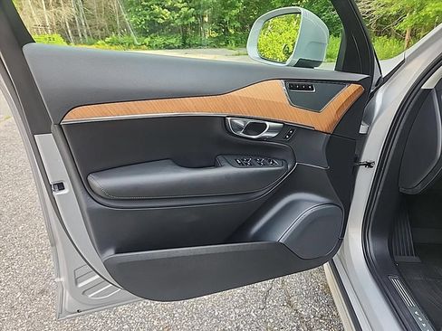 Certified 2025 Volvo XC90 T8 Core w/ Protection Package Premier AWD/4WD image 26