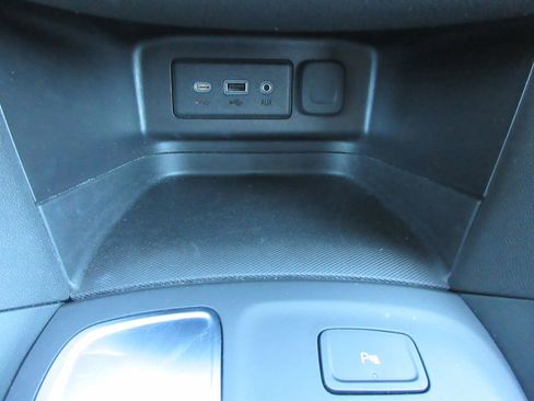 Used 2024 Chevrolet Equinox LT image 29