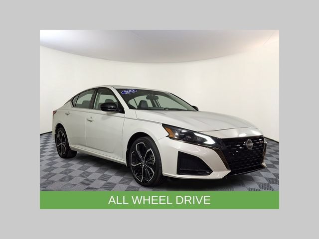 Used 2023 Nissan Altima 2.5 SR w/ SR Premium Package AWD/4WD image 1