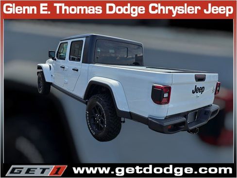Certified 2025 Jeep Gladiator Sport AWD/4WD image 9