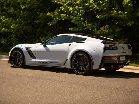Used 2018 Chevrolet Corvette Z06 w/ Carbon 65 Edition RWD image 33