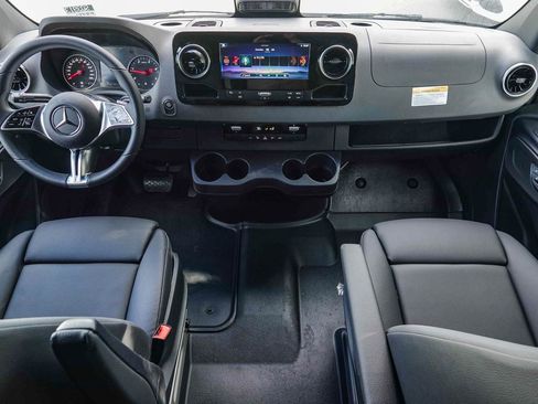 New 2025 Mercedes-Benz Sprinter 2500 image 11