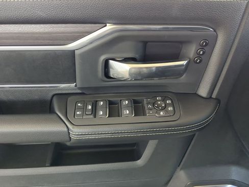 New 2026 RAM 2500 Laramie AWD/4WD image 14