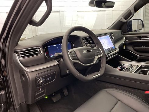 New 2025 Jeep Wagoneer Series III w/ Quick Order Package 25C Super image 18