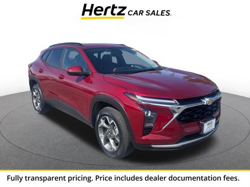 Used 2025 Chevrolet Trax LT FWD image 1