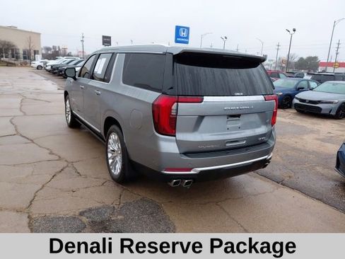 Used 2025 GMC Yukon XL Denali w/ Denali Reserve Package image 7