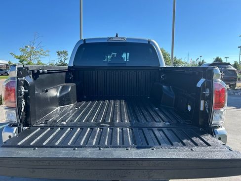 Used 2023 Toyota Tacoma TRD Off-Road w/ Technology Package AWD/4WD image 29