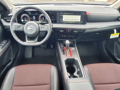 Used 2025 Nissan Kicks SR AWD/4WD image 7