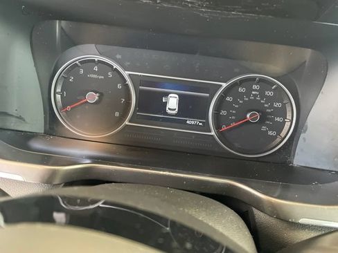 Used 2023 Kia Sorento LX FWD image 19