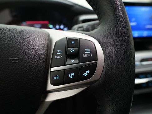 Used 2023 Ford Explorer XLT w/ Equipment Group 202A AWD/4WD image 19