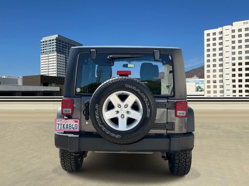 Used 2016 Jeep Wrangler Sport w/ Quick Order Package 24S AWD/4WD image 4
