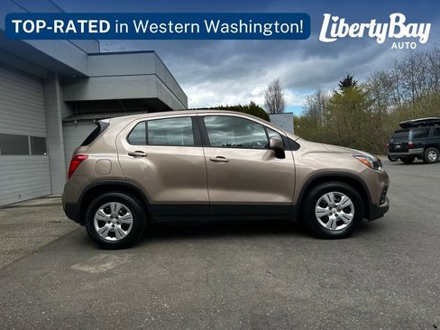 Used 2018 Chevrolet Trax LS FWD image 8