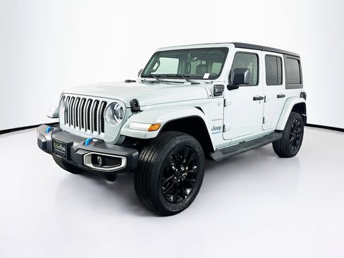 Used 2023 Jeep Wrangler Unlimited Sahara w/ Cold Weather Group AWD/4WD image 3