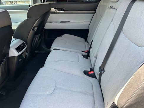 Used 2025 Hyundai Palisade SE FWD image 14
