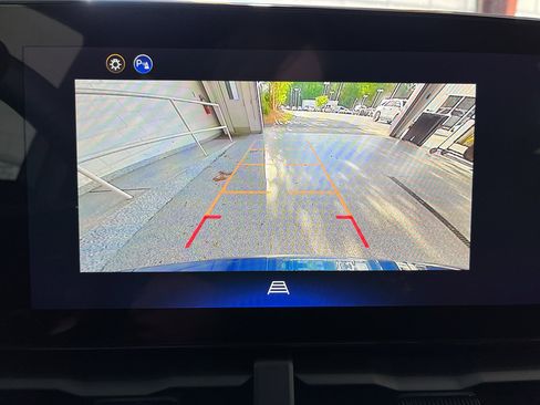 New 2026 Chevrolet Equinox LT FWD image 22