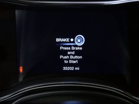 Used 2019 Jeep Grand Cherokee Altitude AWD/4WD image 18