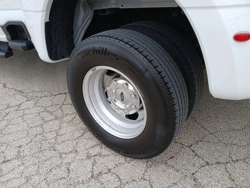 Used 2023 Ford F350 XLT image 27