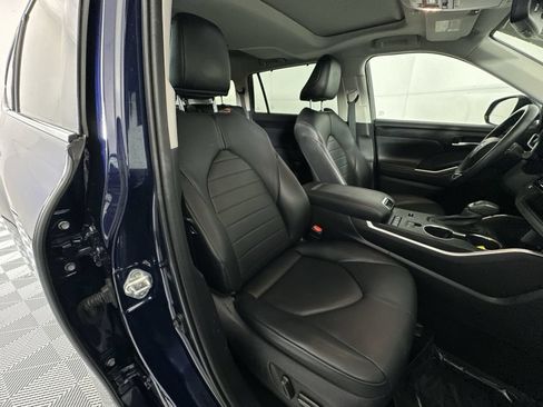 Used 2021 Toyota Highlander XLE FWD image 27