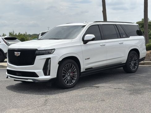 Used 2023 Cadillac Escalade ESV V AWD/4WD image 7
