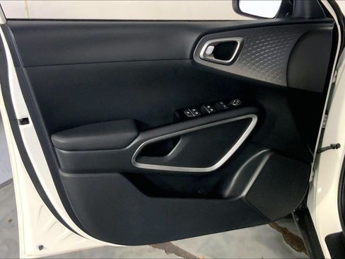 Certified 2025 Kia Soul S FWD image 24