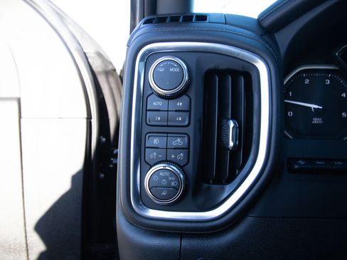 Used 2022 GMC Sierra 3500 Denali w/ Denali Black Diamond Edition image 22