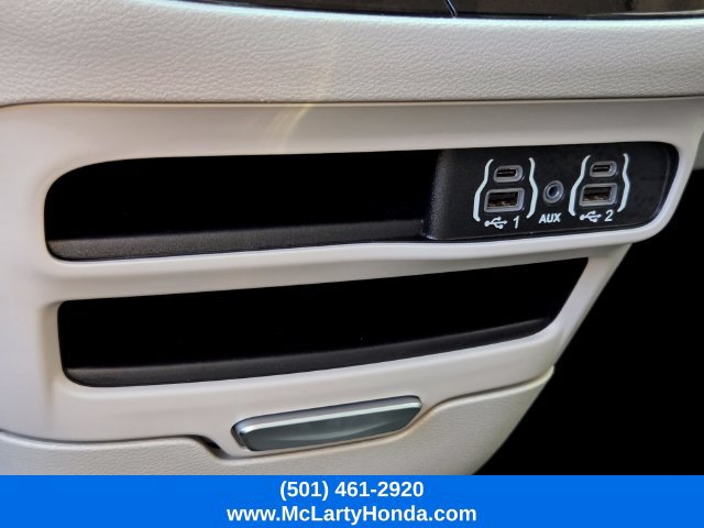Used 2024 Chrysler Pacifica Touring-L FWD image 28