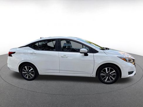 Used 2025 Nissan Versa SV FWD image 14