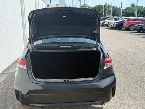 Used 2021 Toyota Corolla LE FWD image 7