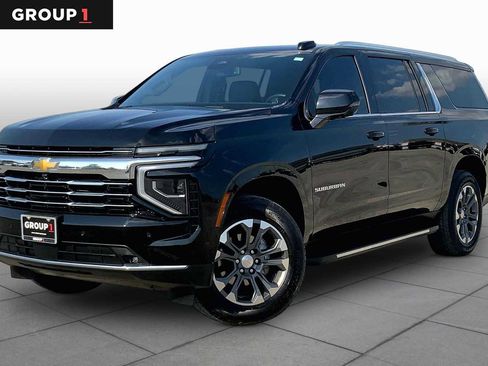 Used 2026 Chevrolet Suburban LT w/ Comfort Package RWD image 1