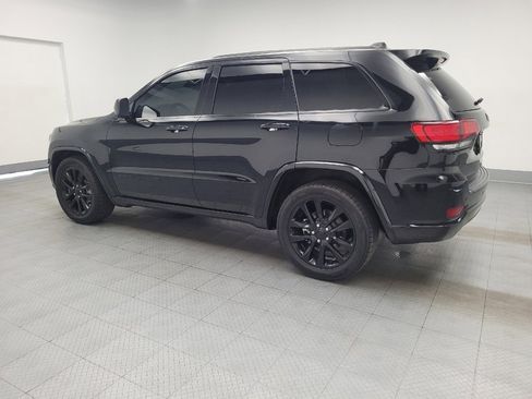 Used 2021 Jeep Grand Cherokee Laredo X RWD image 3