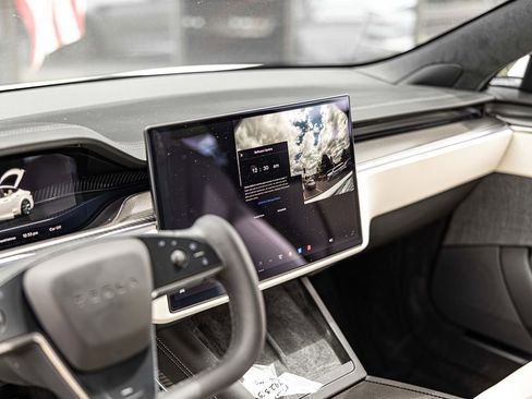 Used 2021 Tesla Model S Plaid AWD/4WD image 23