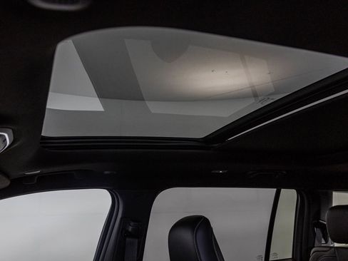 New 2025 Jeep Grand Cherokee L Limited w/ Black Appearance Package image 25