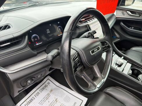Used 2022 Jeep Grand Cherokee L Overland w/ Luxury Tech Group IV AWD/4WD image 23
