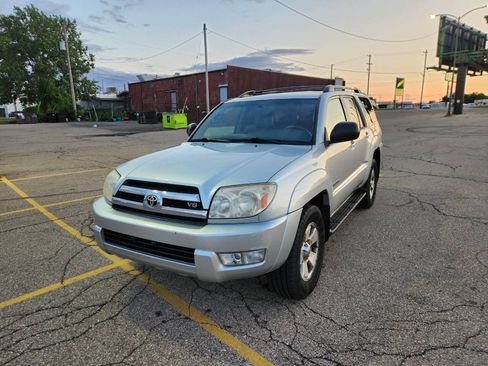 Used 2005 Toyota 4Runner SR5 AWD/4WD image 8