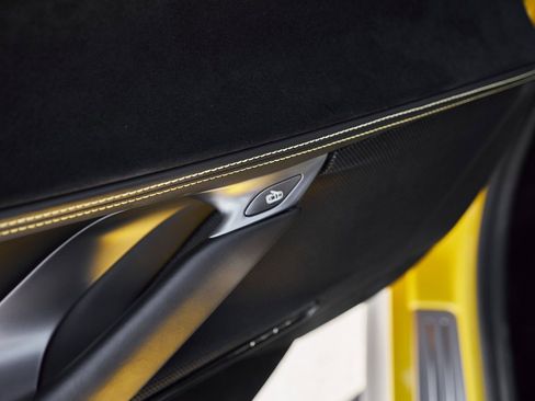 Used 2022 Ferrari SF90 Stradale image 35