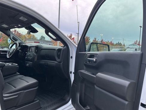 Used 2025 Chevrolet Silverado 1500 W/T w/ Trailering Package image 12