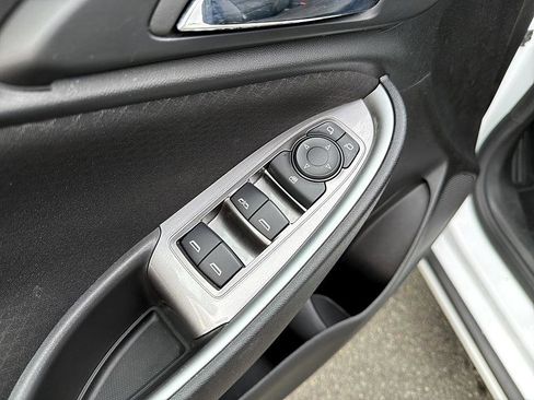 Used 2023 Chevrolet Malibu LT image 10