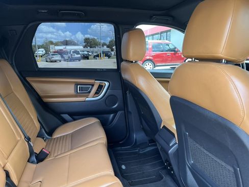 Used 2018 Land Rover Discovery Sport HSE Luxury image 31