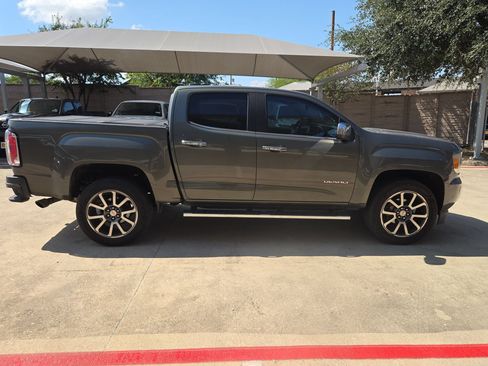 Used 2018 GMC Canyon Denali RWD image 2