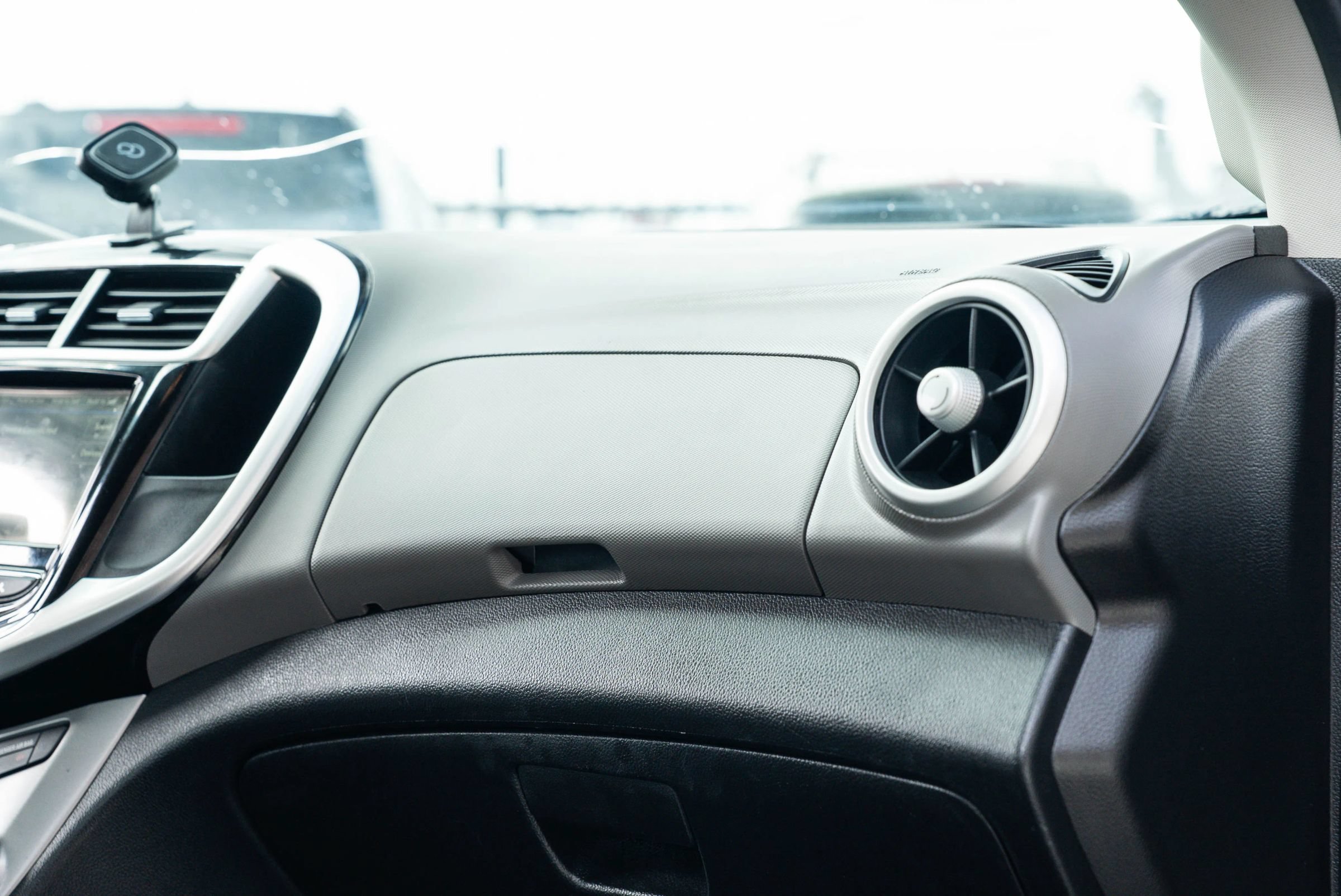 Used 2019 Chevrolet Sonic Premier FWD image 16