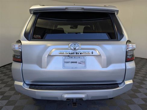 Certified 2022 Toyota 4Runner SR5 image 7