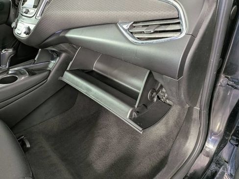 Used 2018 Chevrolet Malibu LT FWD image 28