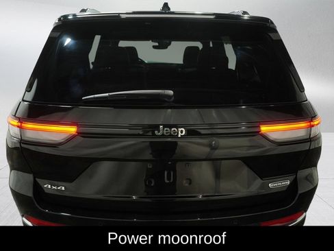 Used 2022 Jeep Grand Cherokee Overland AWD/4WD image 7