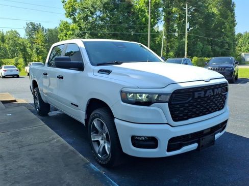 Used 2025 RAM 1500 Tradesman AWD/4WD image 3