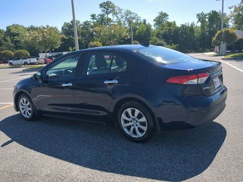 Certified 2025 Toyota Corolla LE FWD image 6