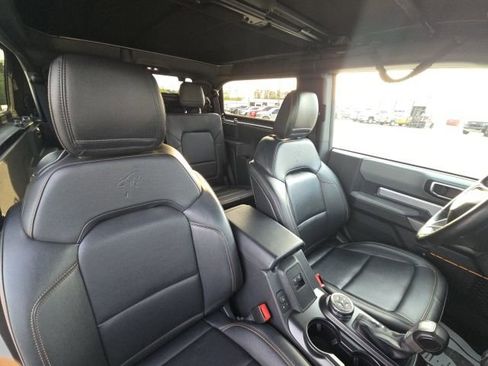Used 2023 Ford Bronco Badlands image 16