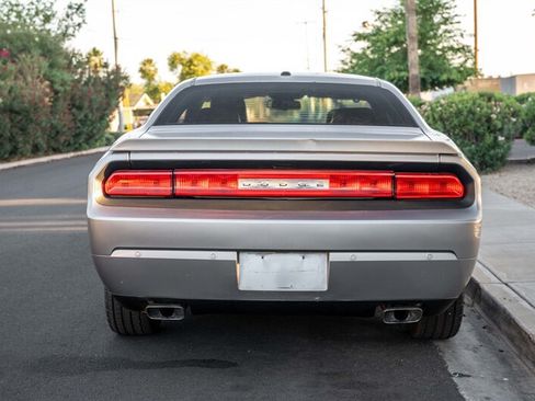 Used 2013 Dodge Challenger SXT RWD image 4
